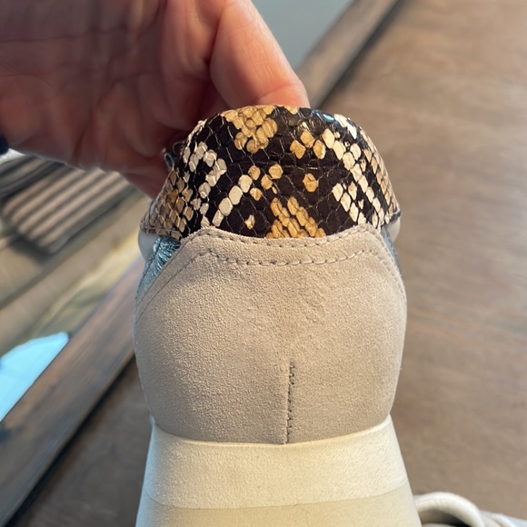 Veronica beard, tennis shoes - Picture 2 of 4